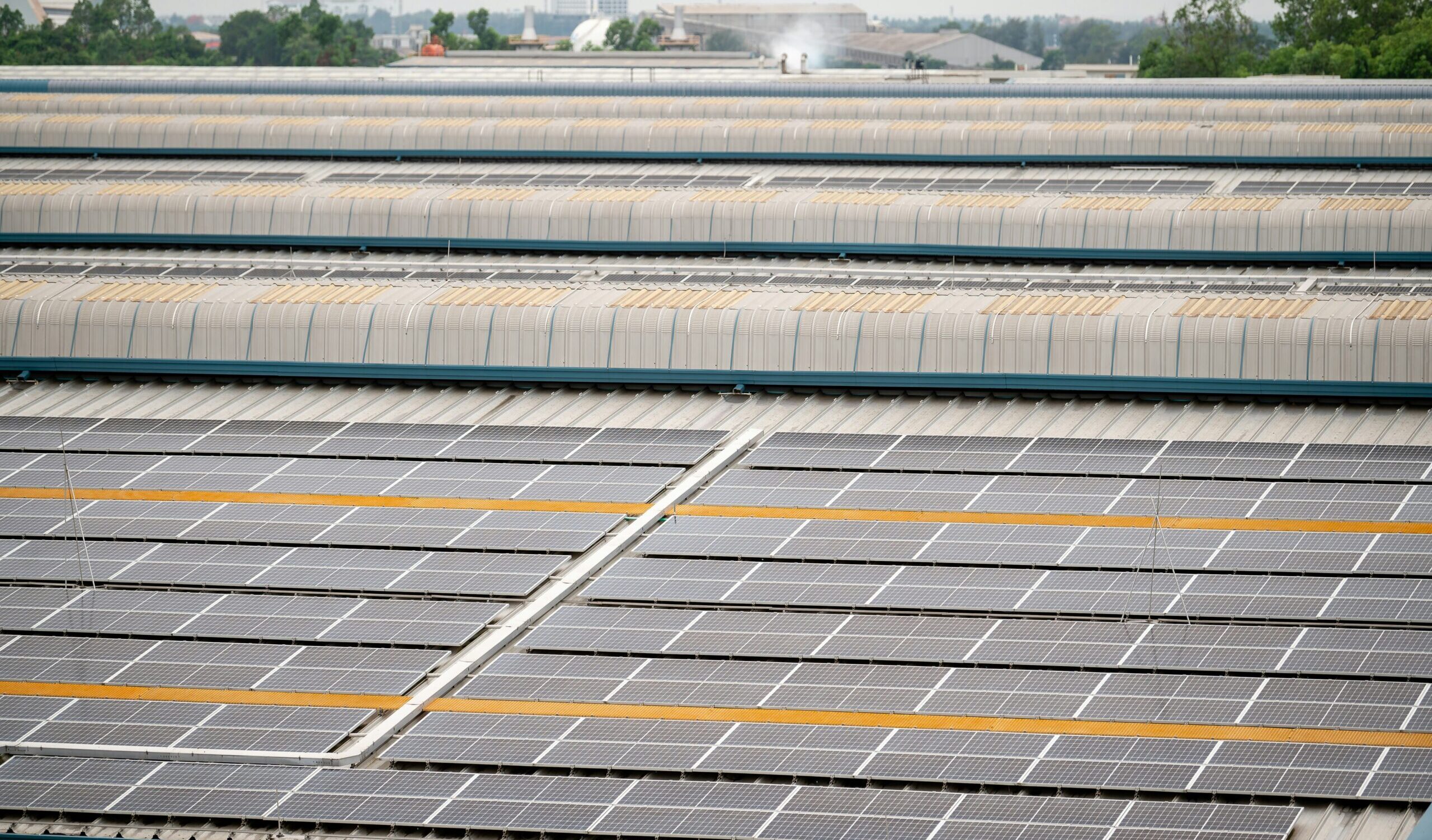 Photovoltaik-Lösungen für Gewerbe, Industrie und Hotels ben issac NEIfsHMjHSQ unsplash r96f9zc8v6t9fb9jf2otsq2i06pqwvz2y9hfagid2k - Photovoltaik-Lösungen für Gewerbe, Industrie und Hotels